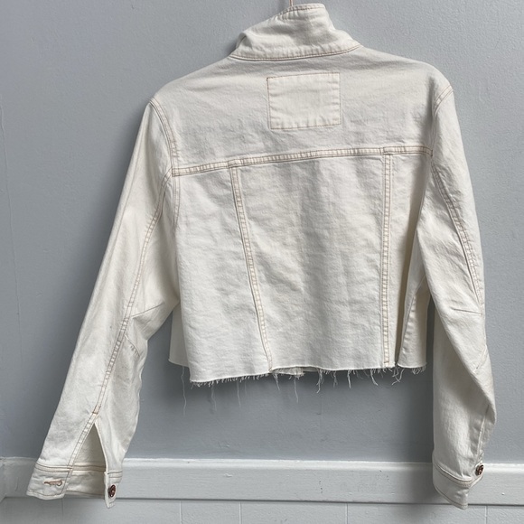 Frye Jacket denim size medium color cream, slightly fringed at bottom of jacket - Picture 3 of 5
